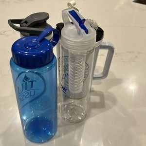 3 water bottles | New with carrying/hanging clip